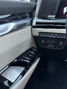 2025 Cadillac Escalade 4WD Sport - Photo 11