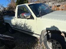 89’ GMC Sierra 4x4 short box step side - Photo 2