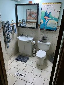 Lawson Heights Room for Rent – Available November 1 - Photo 3