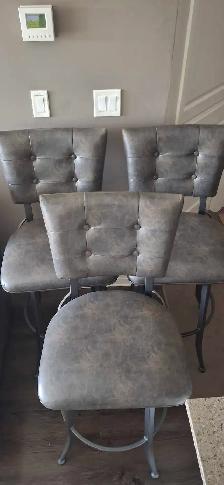 3 bar stools - Photo 3