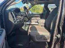 2018 Ram 1500 HEMI, 4X4, Camera, Sunroof, Cruise Control, NoCla - Photo 10