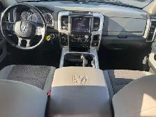 2018 Ram 1500 HEMI, 4X4, Camera, Sunroof, Cruise Control, NoCla - Photo 13