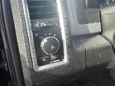 2018 Ram 1500 HEMI, 4X4, Camera, Sunroof, Cruise Control, NoCla - Photo 17