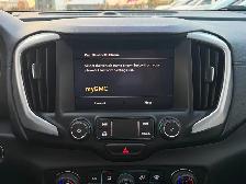 2020 GMC Terrain AWD | CLEAN CARFAX | LEATHER | CAR-PLAY | - Photo 20