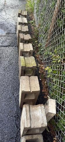 Block De Beton  2 dollars chaque