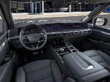 2027 Cadillac Escalade ESV Awd 4dr V-Series - Photo 18