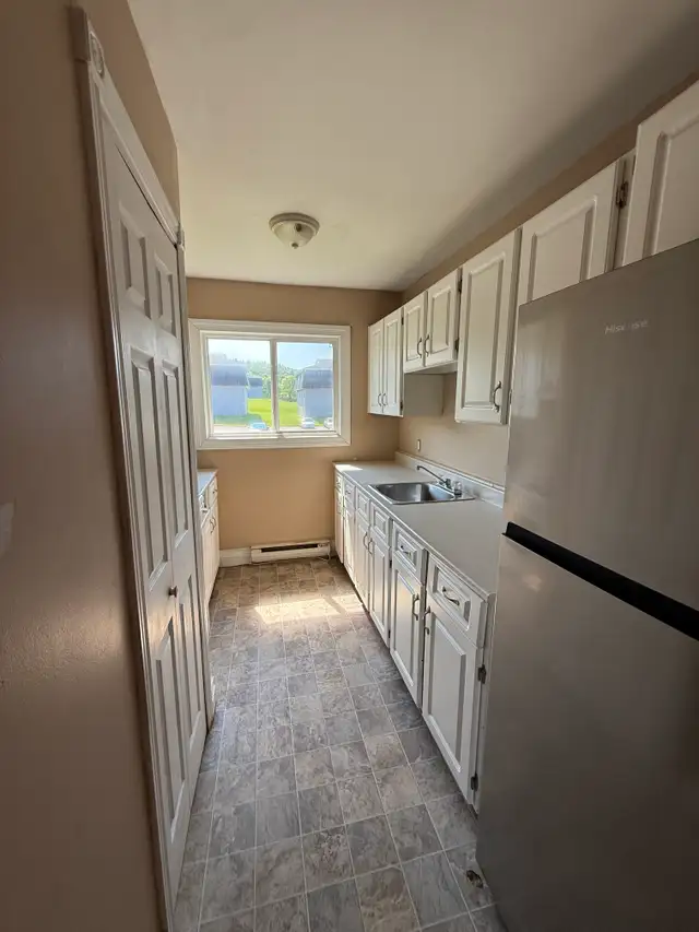 Spacious 2 Bedroom Unit For Rent