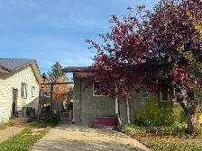 3 Bedroom Home in Bower with Double Detached Garage!