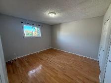 3 Bedroom Home in Bower with Double Detached Garage! - Photo 12