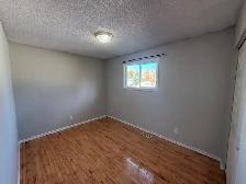 3 Bedroom Home in Bower with Double Detached Garage! - Photo 14