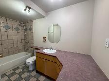 3 Bedroom Home in Bower with Double Detached Garage! - Photo 24