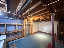 3 Bedroom Home in Bower with Double Detached Garage! - Photo 27