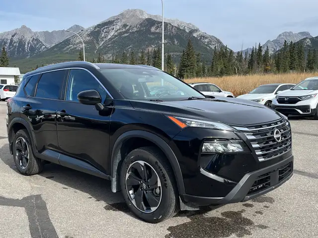 2026 Nissan Rogue SV MOONROOF