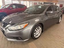 2017 Nissan Altima SV - Photo 2