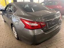 2017 Nissan Altima SV - Photo 3
