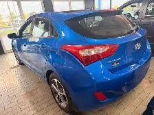 2017 Hyundai ELANTRA SE - Photo 3