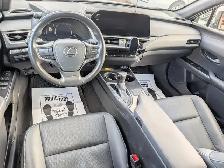 2024 Lexus UX 250h AWD F-sport | Sun-roof! | Heated seats! | Per - Photo 8