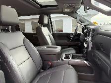 2019 GMC Sierra 1500 SLT. 5.3L V8 4WD. Crew Cab Leather Sunroof - Photo 24