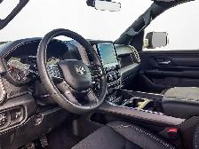 2027 Ram 1500 Express Night Edition Crew 4x4 3.0L Bucket Seats - Photo 16