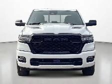 2027 Ram 1500 Express Night Edition Crew 4x4 3.0L Bucket Seats - Photo 8
