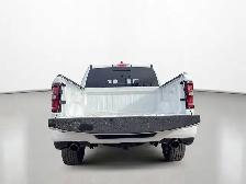 2027 Ram 1500 Express Night Edition Crew 4x4 3.0L Bucket Seats - Photo 15