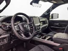 2027 Ram 1500 Express Night Edition Crew 4x4 3.0L Bucket Seats - Photo 16