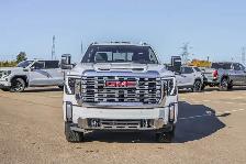 2026 GMC Sierra 3500HD Denali - Photo 3