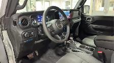 2024 Jeep Wrangler - Photo 10