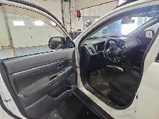 2011 Mitsubishi RVR - Photo 10