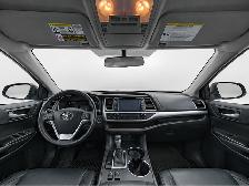 2015 Toyota Highlander XLE AWD / XLE TRIM - Photo 13