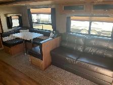2019 Catalina 293QCBH - Photo 2