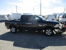 2017 RAM 1500 4WD Crew Cab 140.5' ST - Photo 4