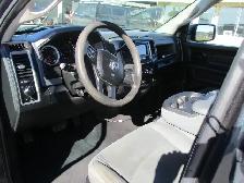 2017 RAM 1500 4WD Crew Cab 140.5' ST - Photo 7