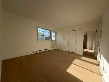 3 1/2, 1000$/mois, renovated,