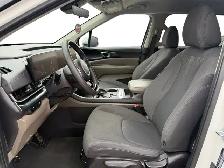 2025 Kia Carnival LX - Photo 13