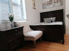 Richmond Hill quiet clean one bedroom Yonge and Elginmills