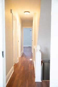 Bright & Spacious Home w/ Studio Loft for 5  Quiet Neighbourhood - Photo 13