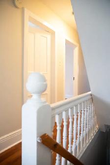 Bright & Spacious Home w/ Studio Loft for 5  Quiet Neighbourhood - Photo 14