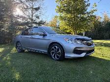 2017 Honda Accord LX - Photo 2