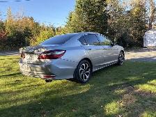 2017 Honda Accord LX - Photo 3