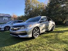2017 Honda Accord LX - Photo 6