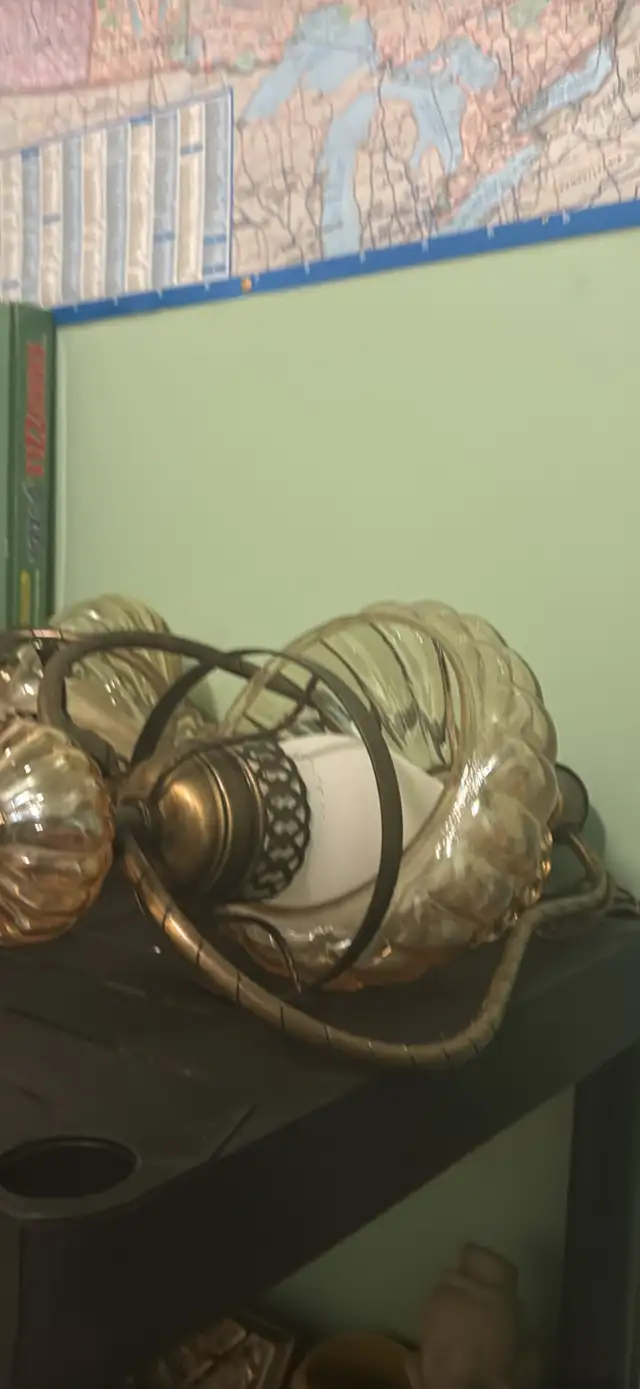 3 Vintage hanging Lights