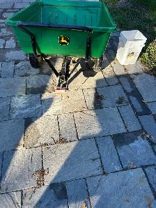 John Deere lawnmower trailer - Photo 2