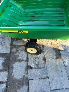 John Deere lawnmower trailer - Photo 3