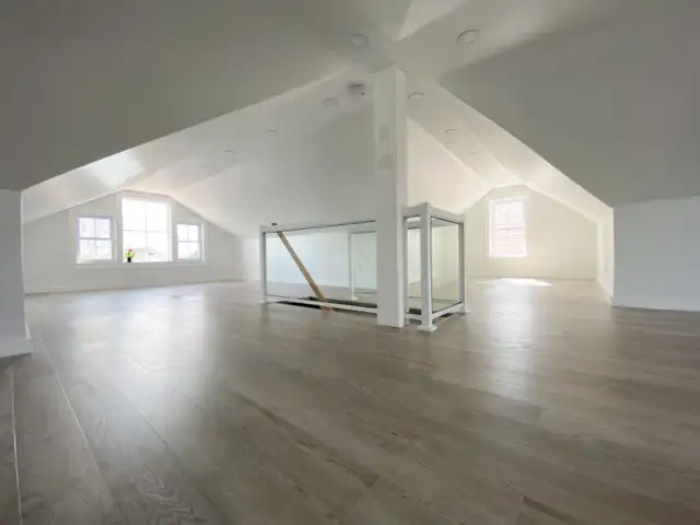 Bright & Spacious Home w/ Studio Loft for 5  Quiet Neighbourhood