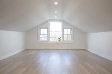 Bright & Spacious Home w/ Studio Loft for 5  Quiet Neighbourhood - Photo 2
