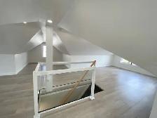 Bright & Spacious Home w/ Studio Loft for 5  Quiet Neighbourhood - Photo 4