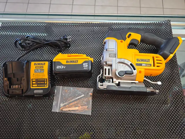 DEWALT 20V MAX Lithium-Ion Cordless Jig Saw Kit with 5Ah Battery