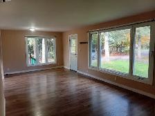 Fully Renovated 3-bedroom Apartment in Greely utilities included - Photo 2
