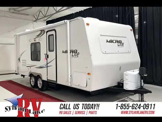 2011 Forest River Flagstaff Micro-Lite 23LB – Bunk Model Trailer